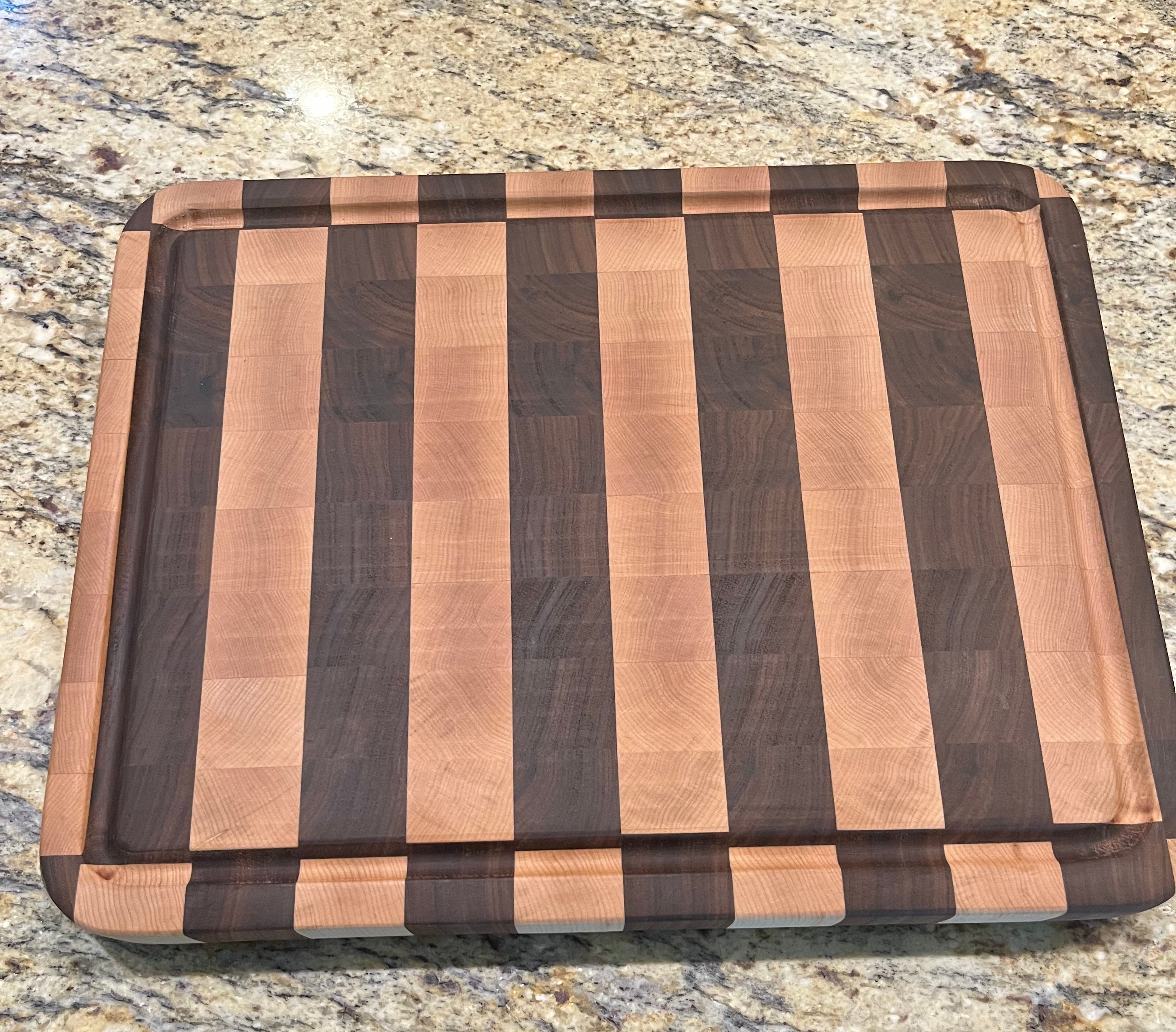 Hard Maple & Black Walnut End Grain Cutting Board – Medium